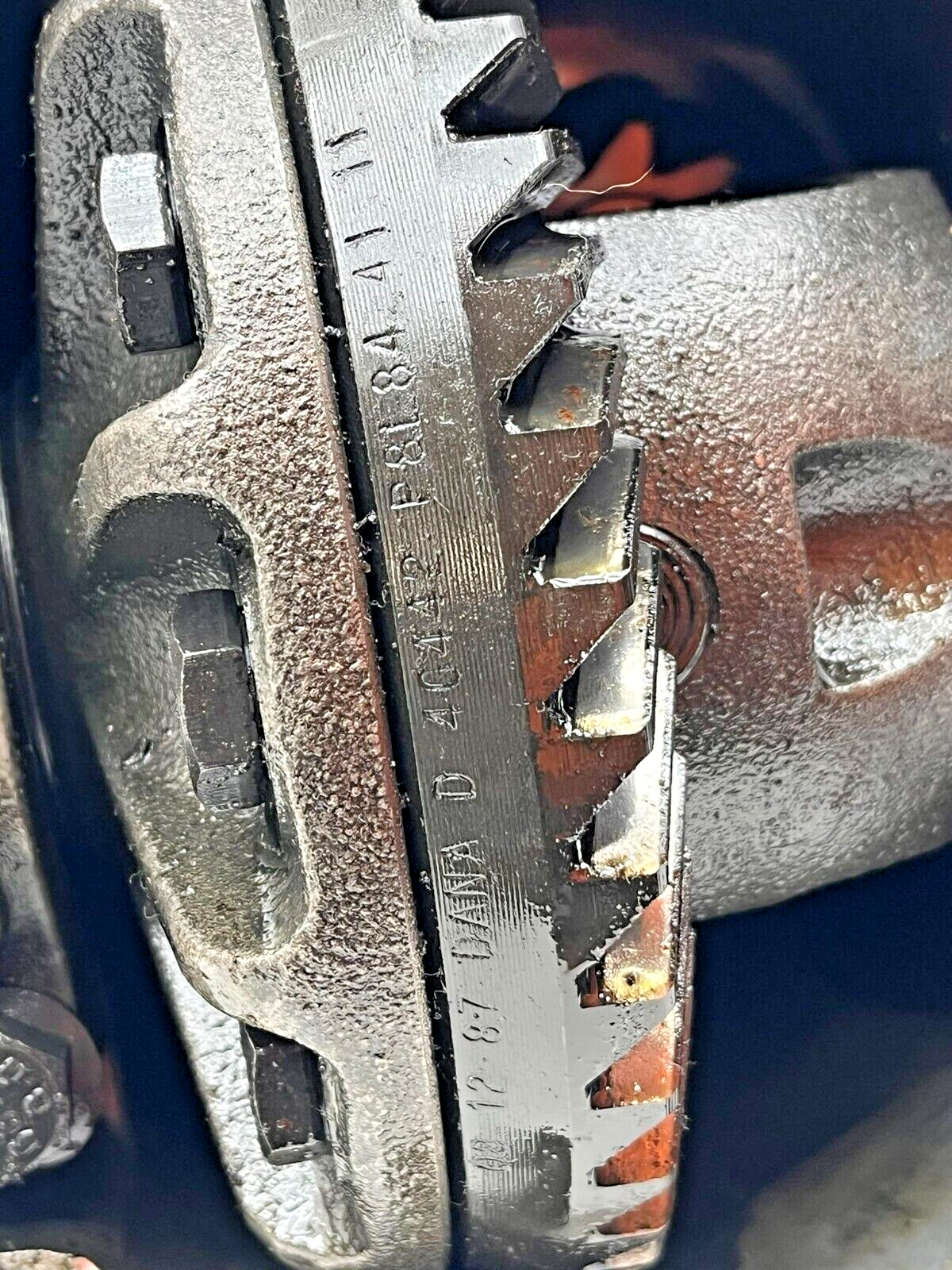 7975413