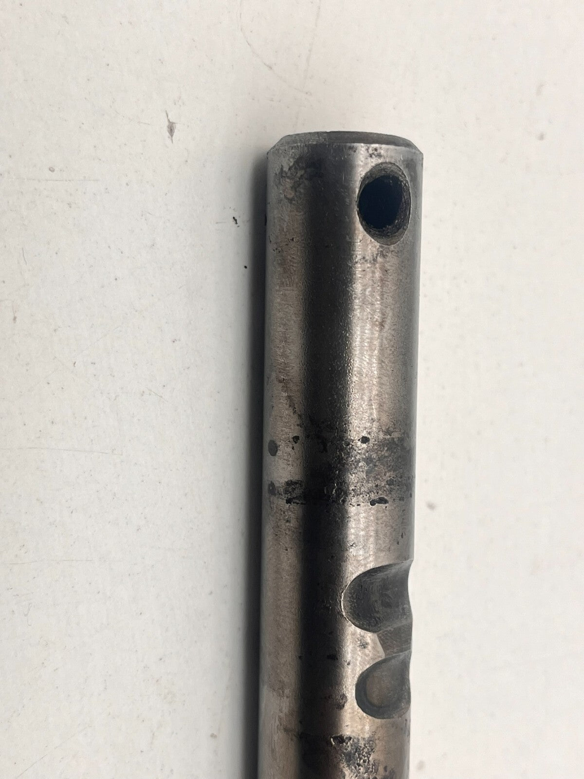 7940122