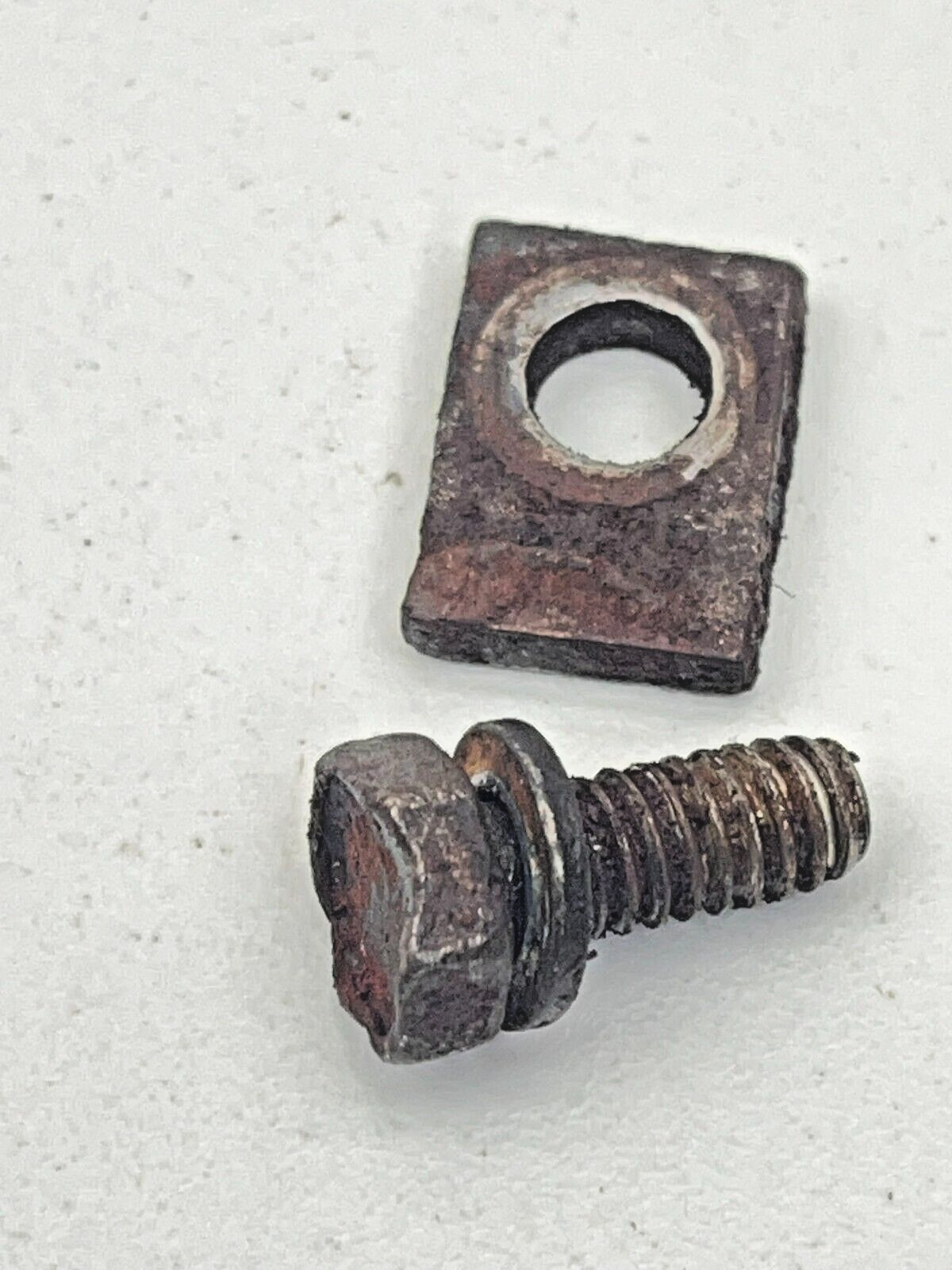 6085787