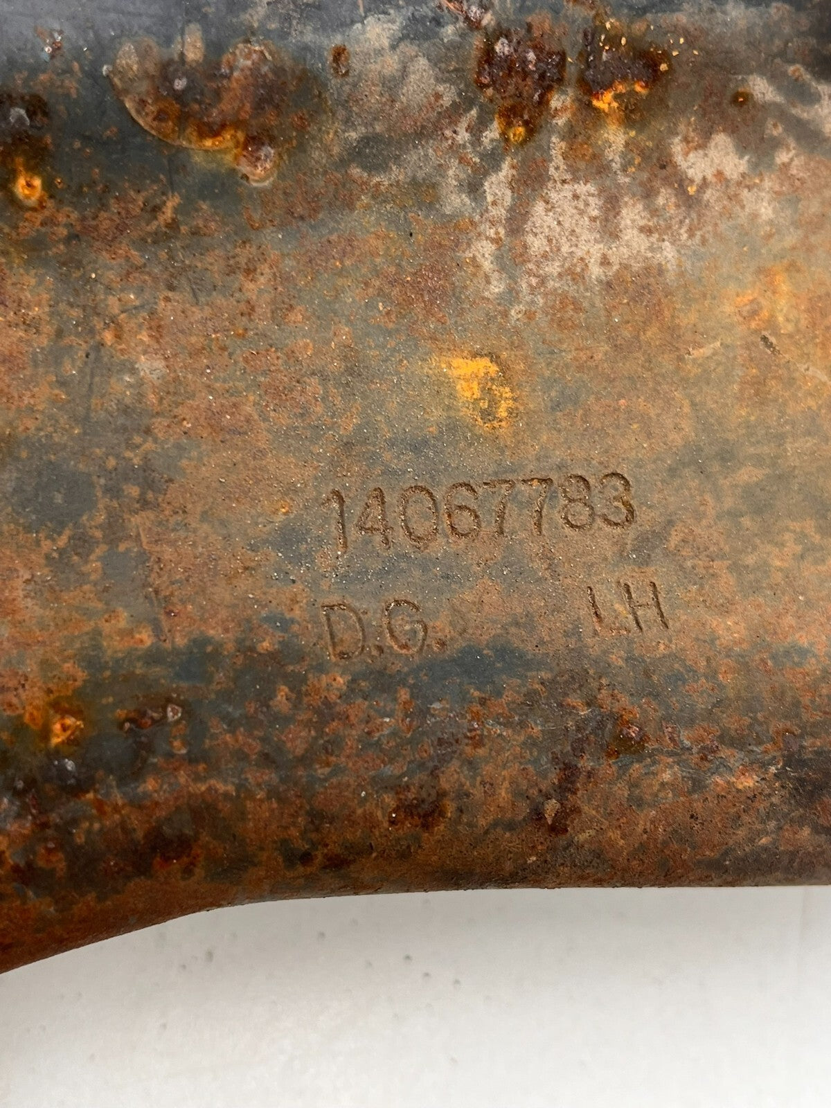 8925576
