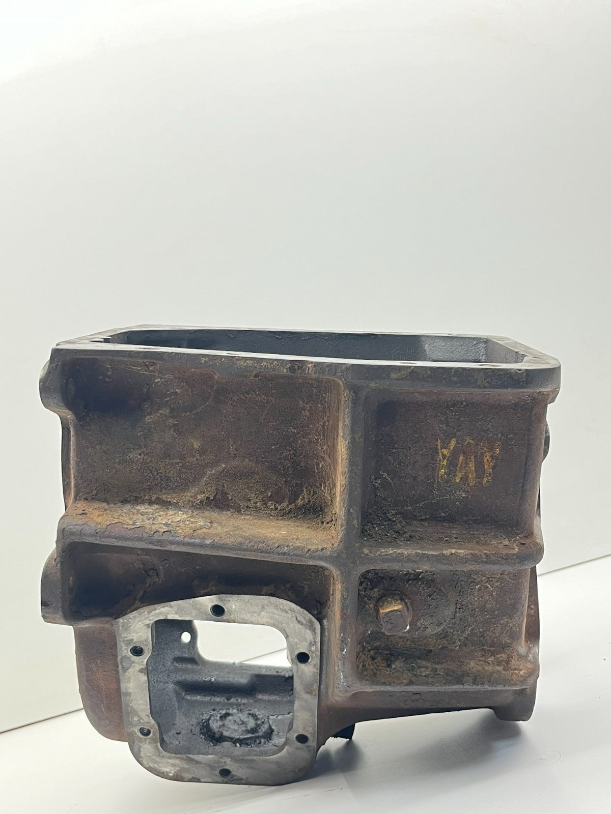 8890772