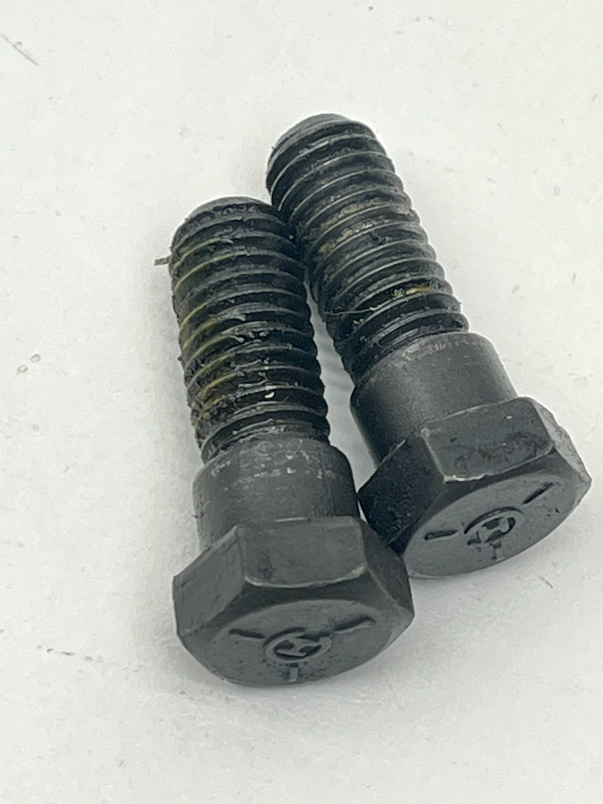 8952080