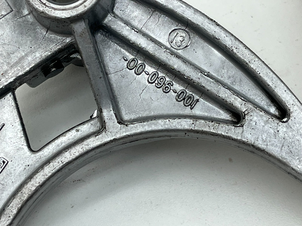 8976685