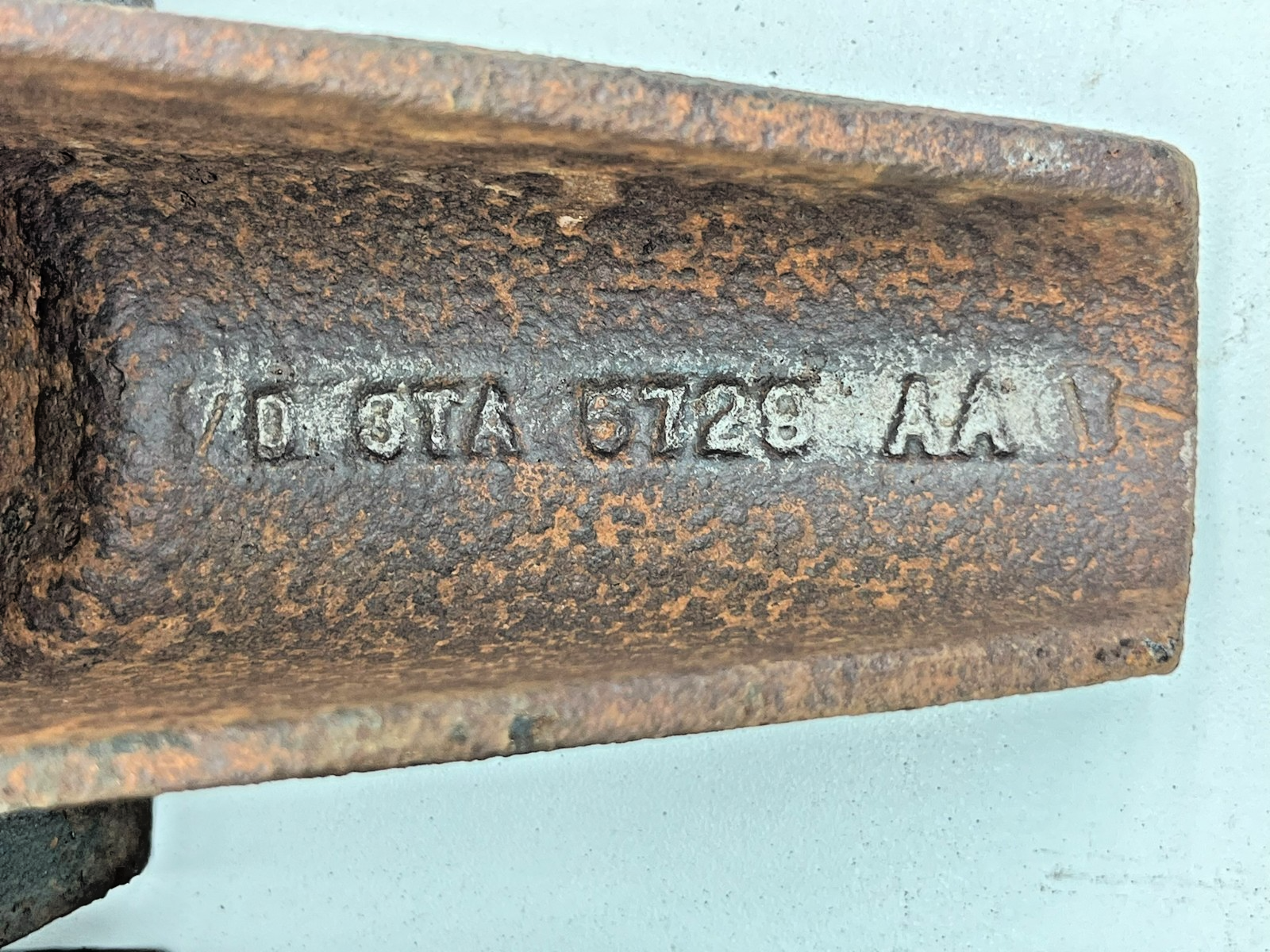 8902960