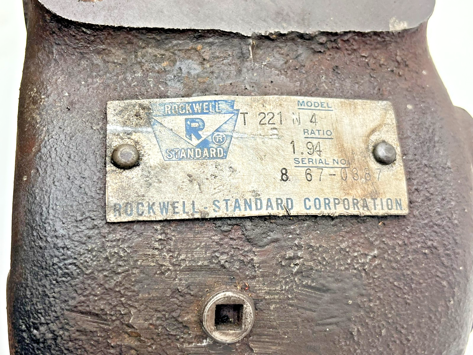 8952280
