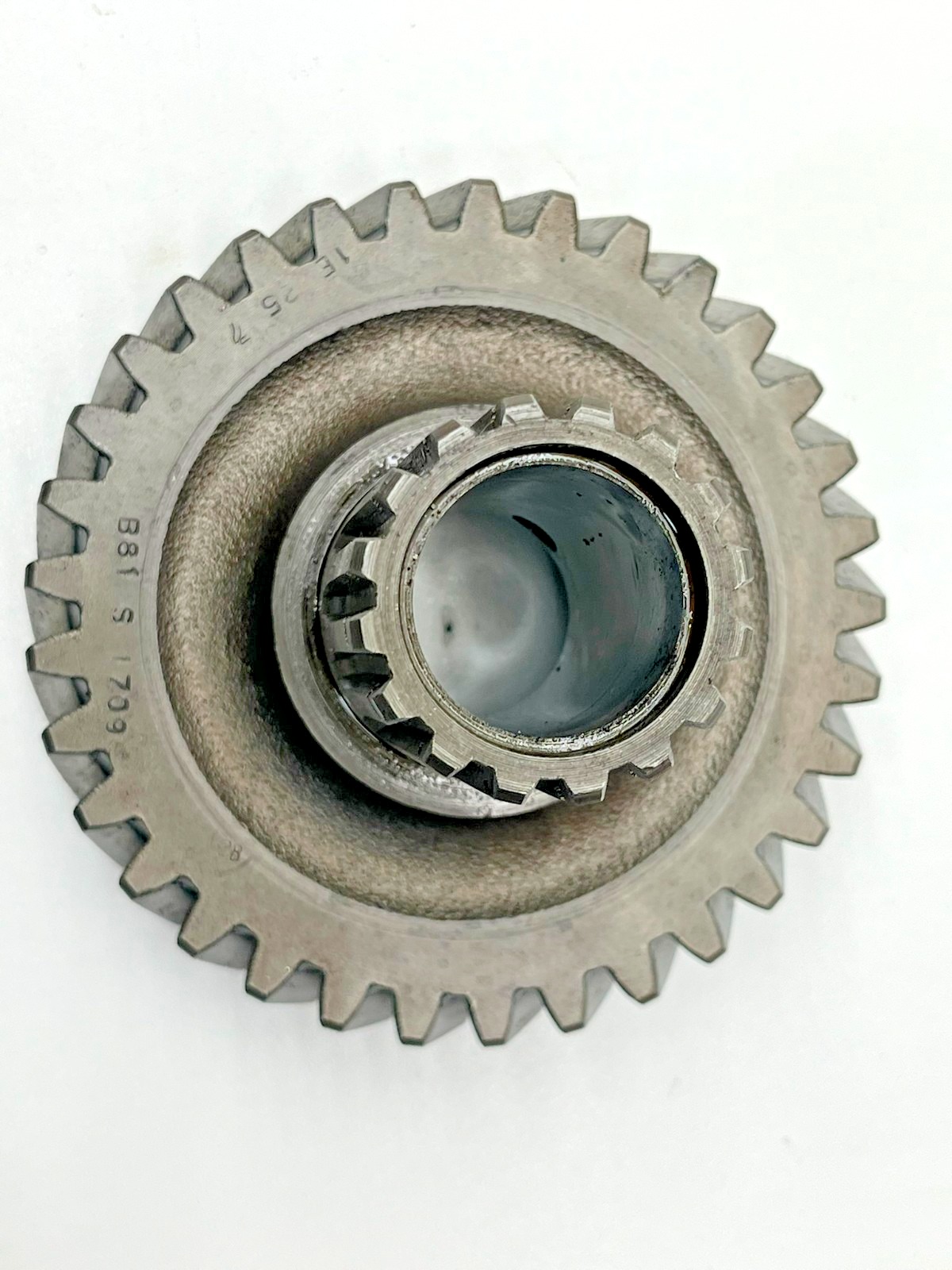 8944823