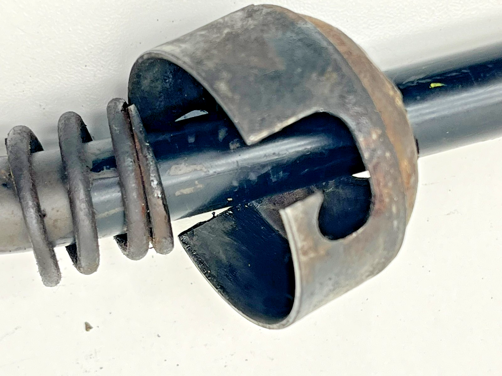 8976716