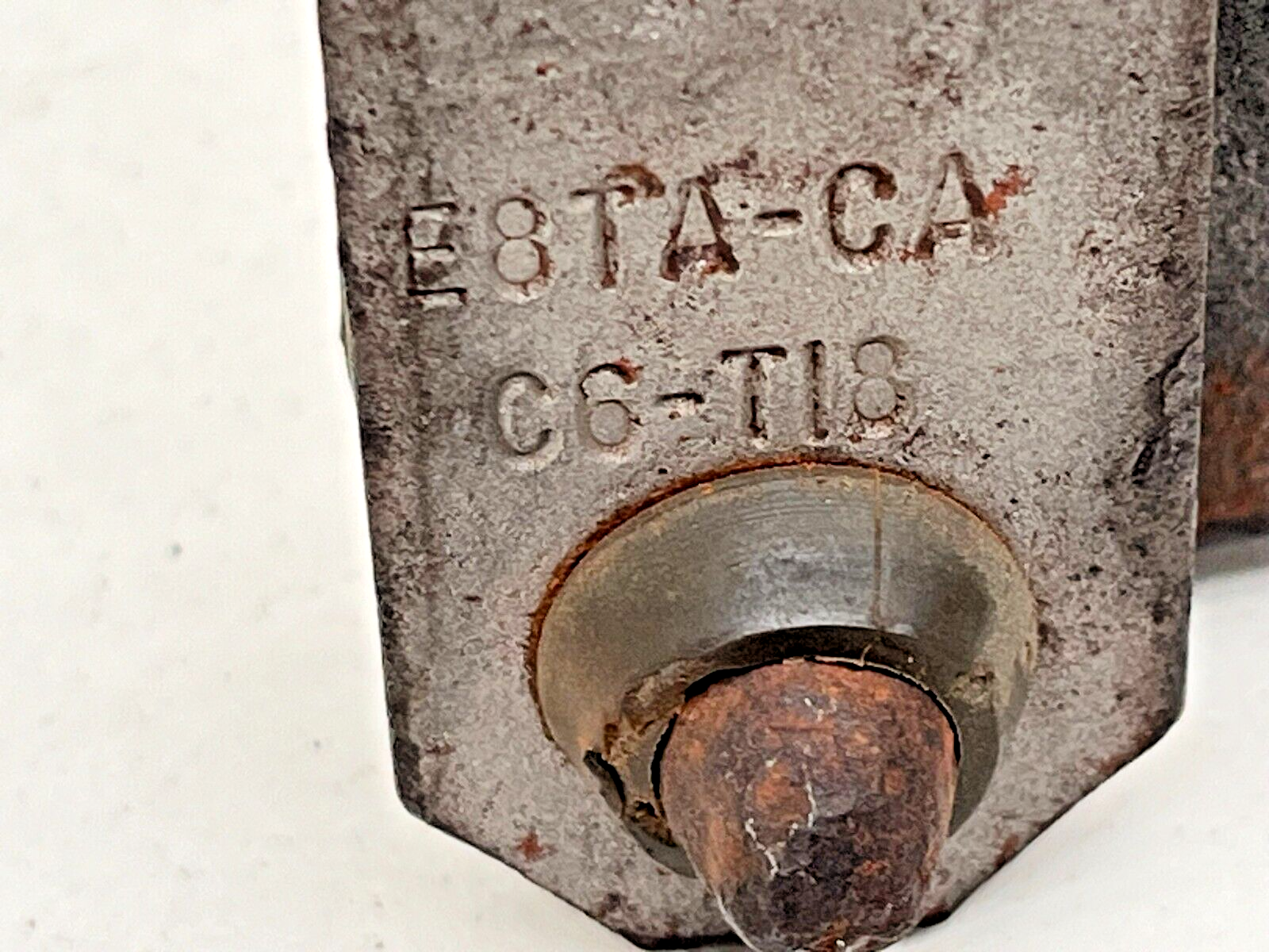 7633127