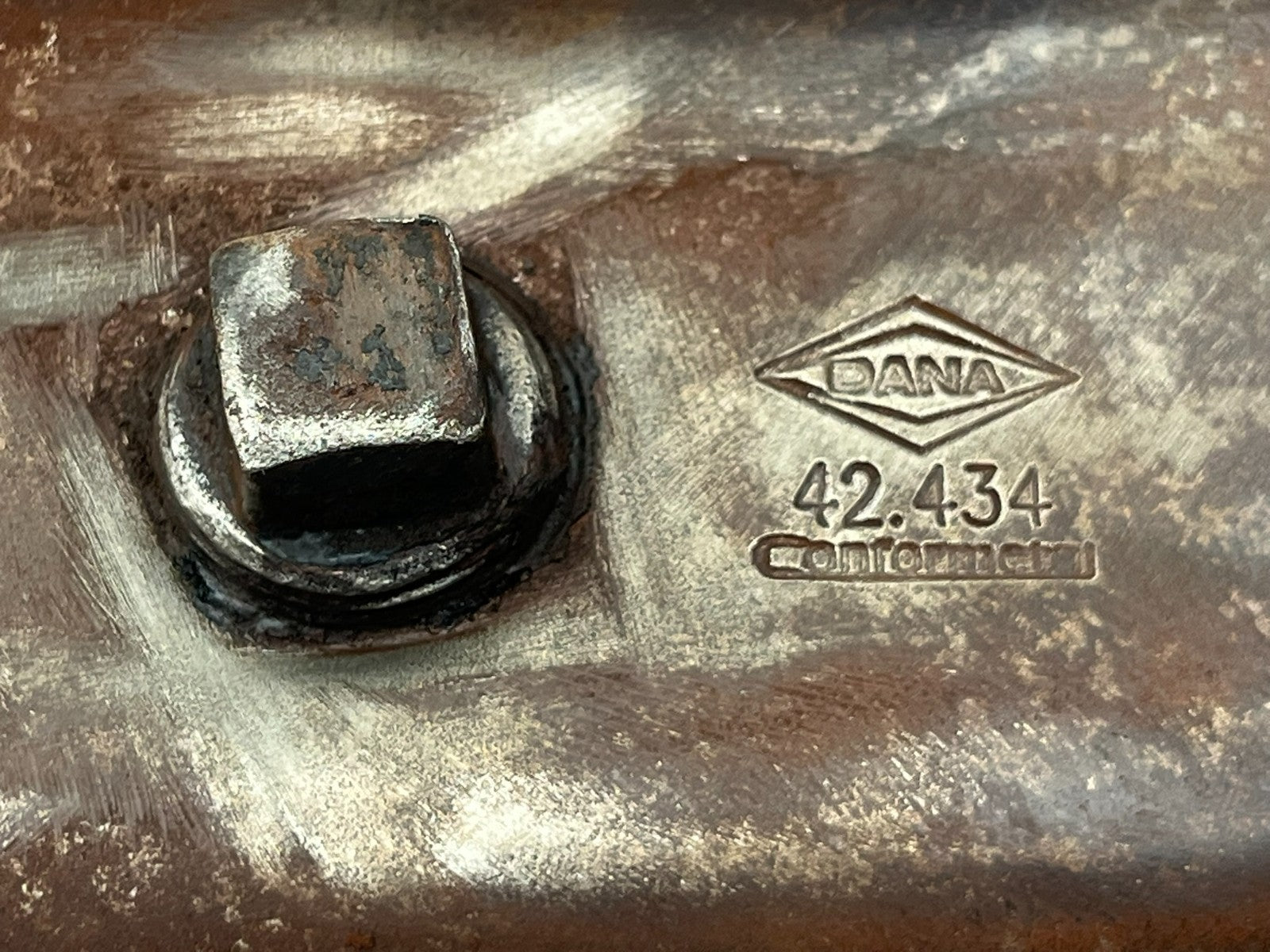 8942583