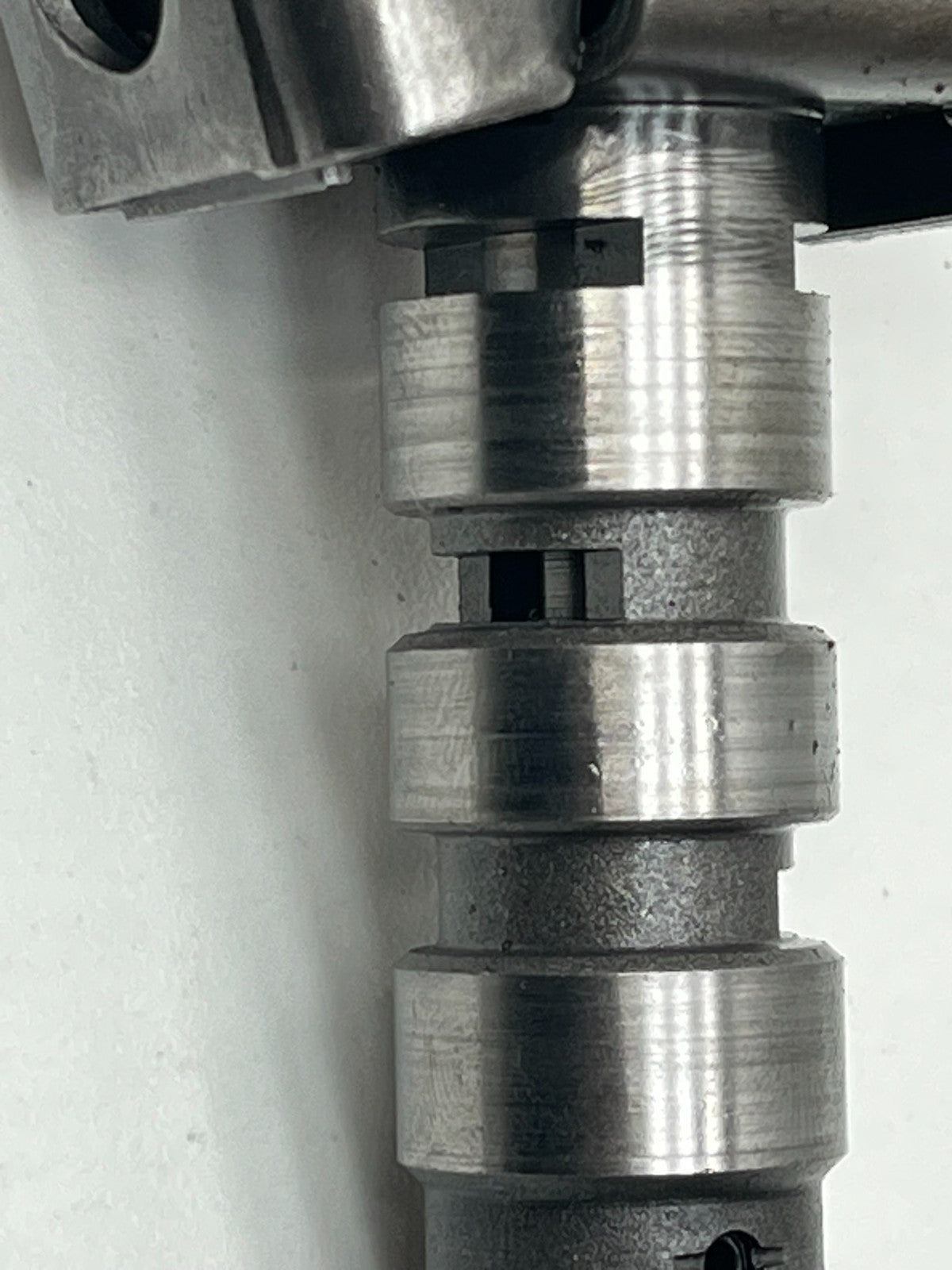 8933249