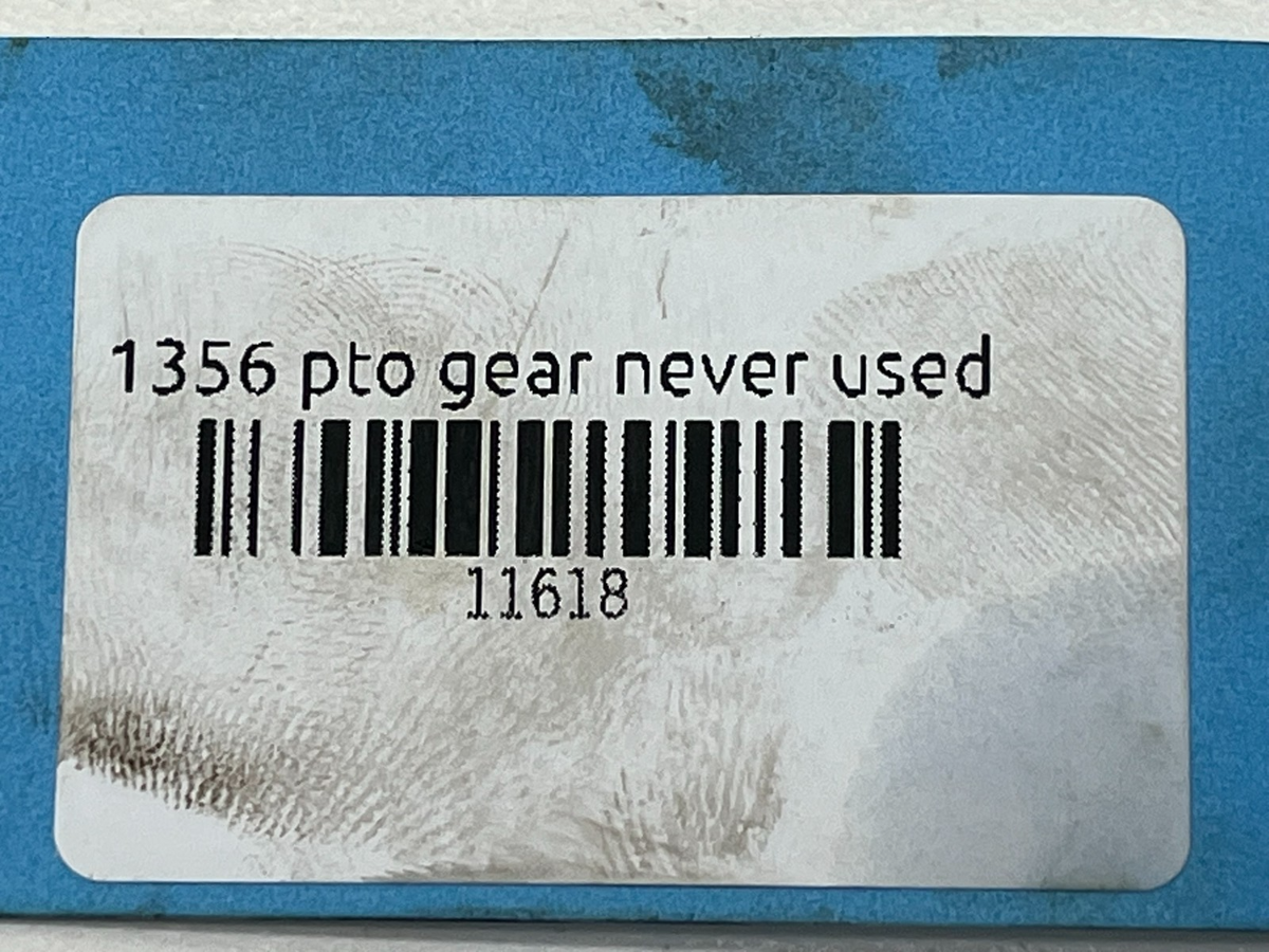 8976697