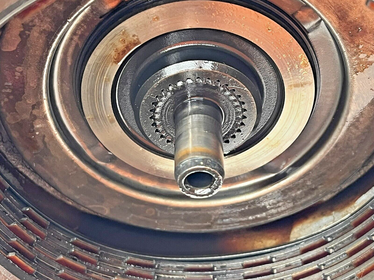 8933220