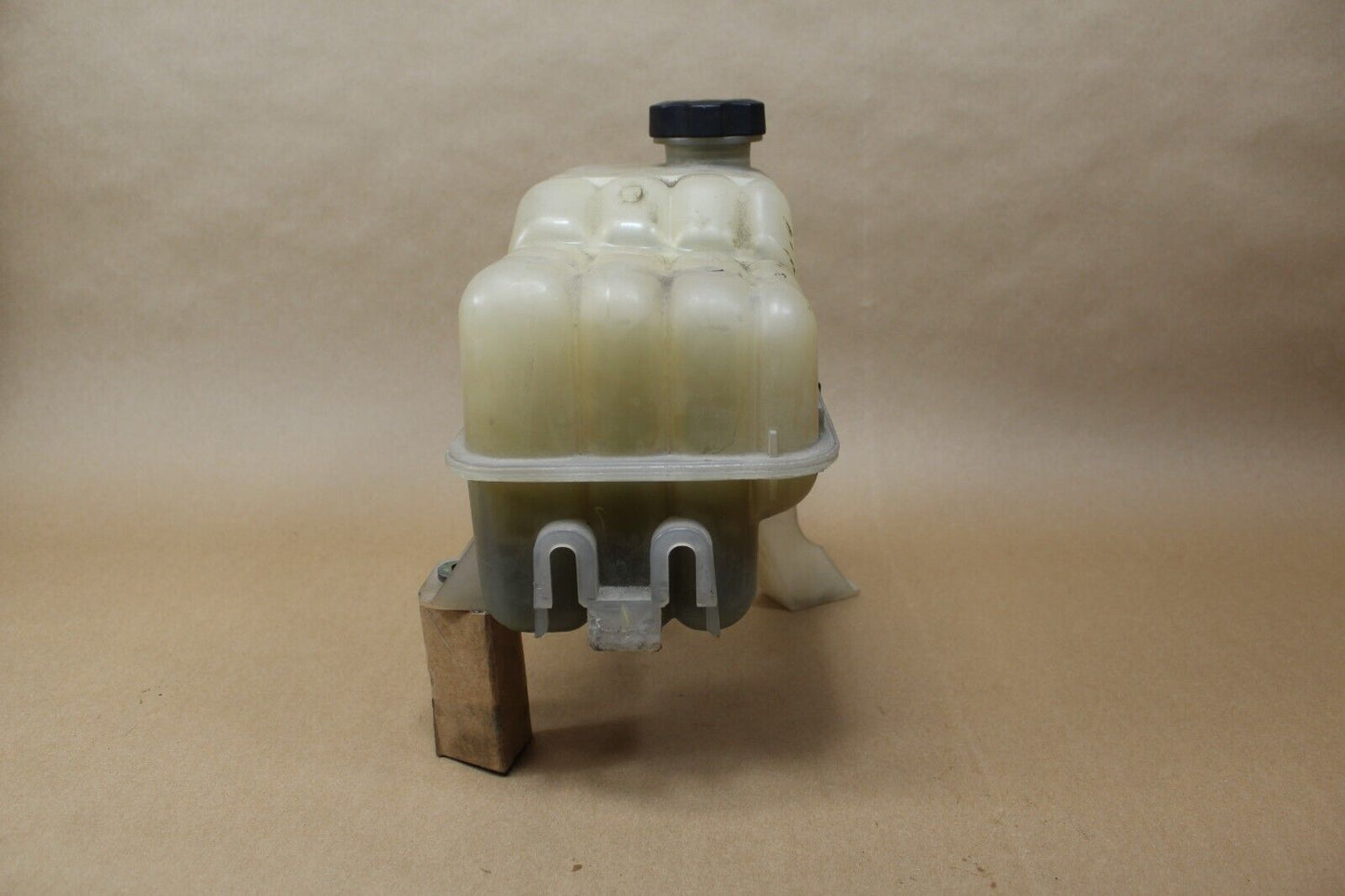 99-06 Chevy 1500 2500 Silverado 99-04 GMC Sierra Coolant Tank Reservoir OEM