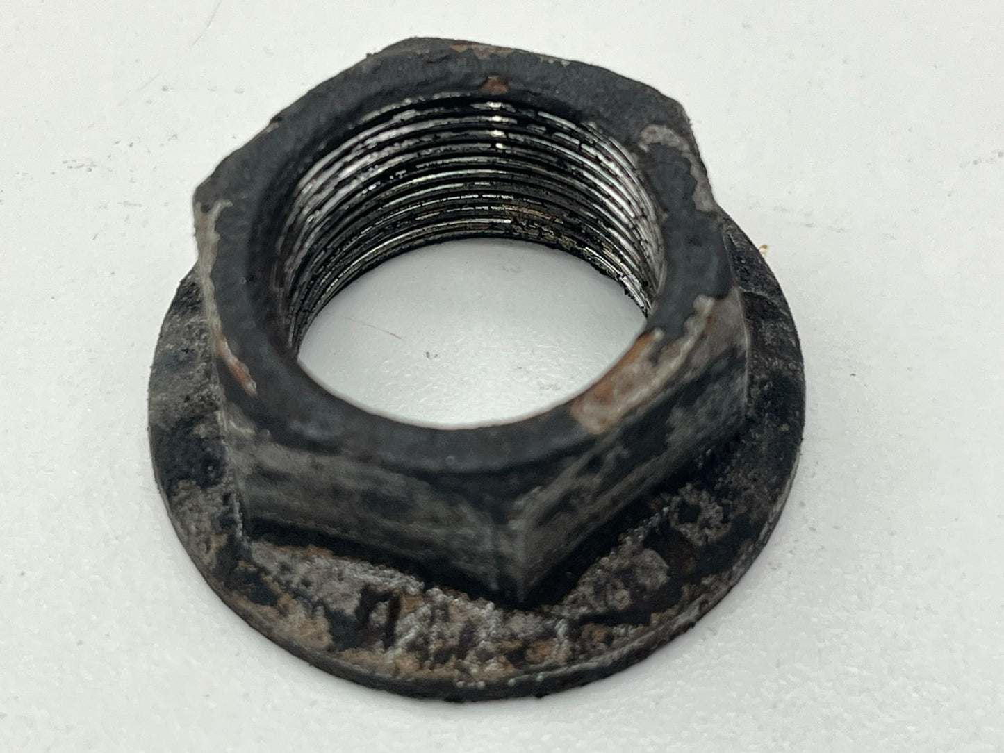 8952077
