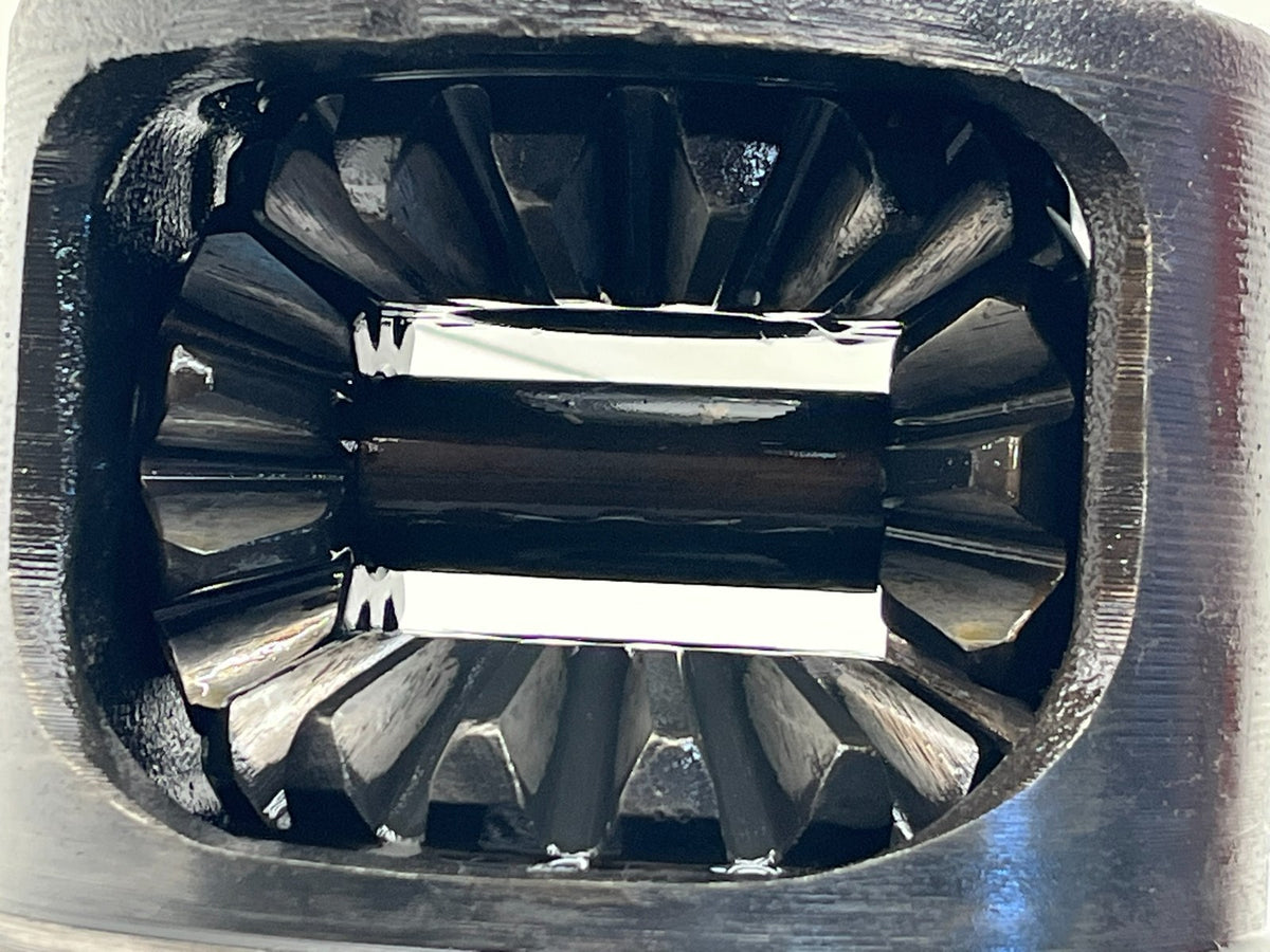 9047387