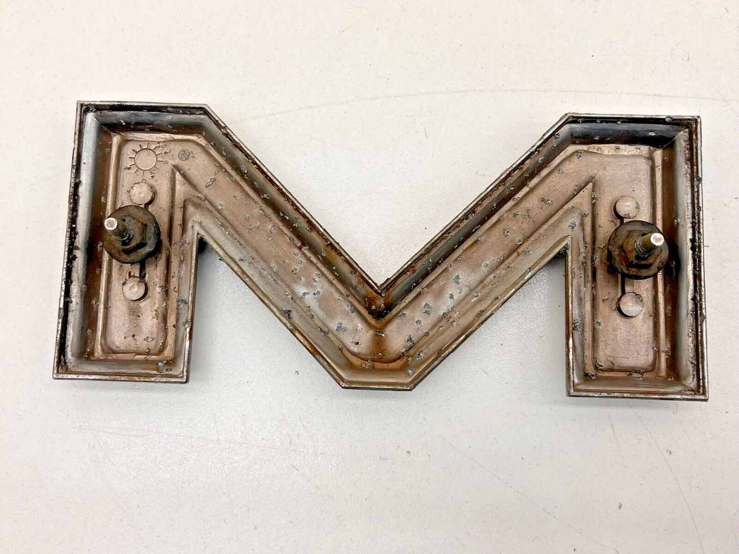 1968-1972 GMC C40 TRUCK FRONT HOOD EMBLEM