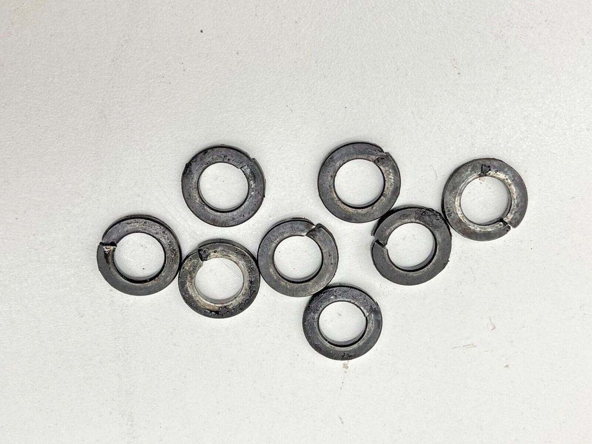 8953552