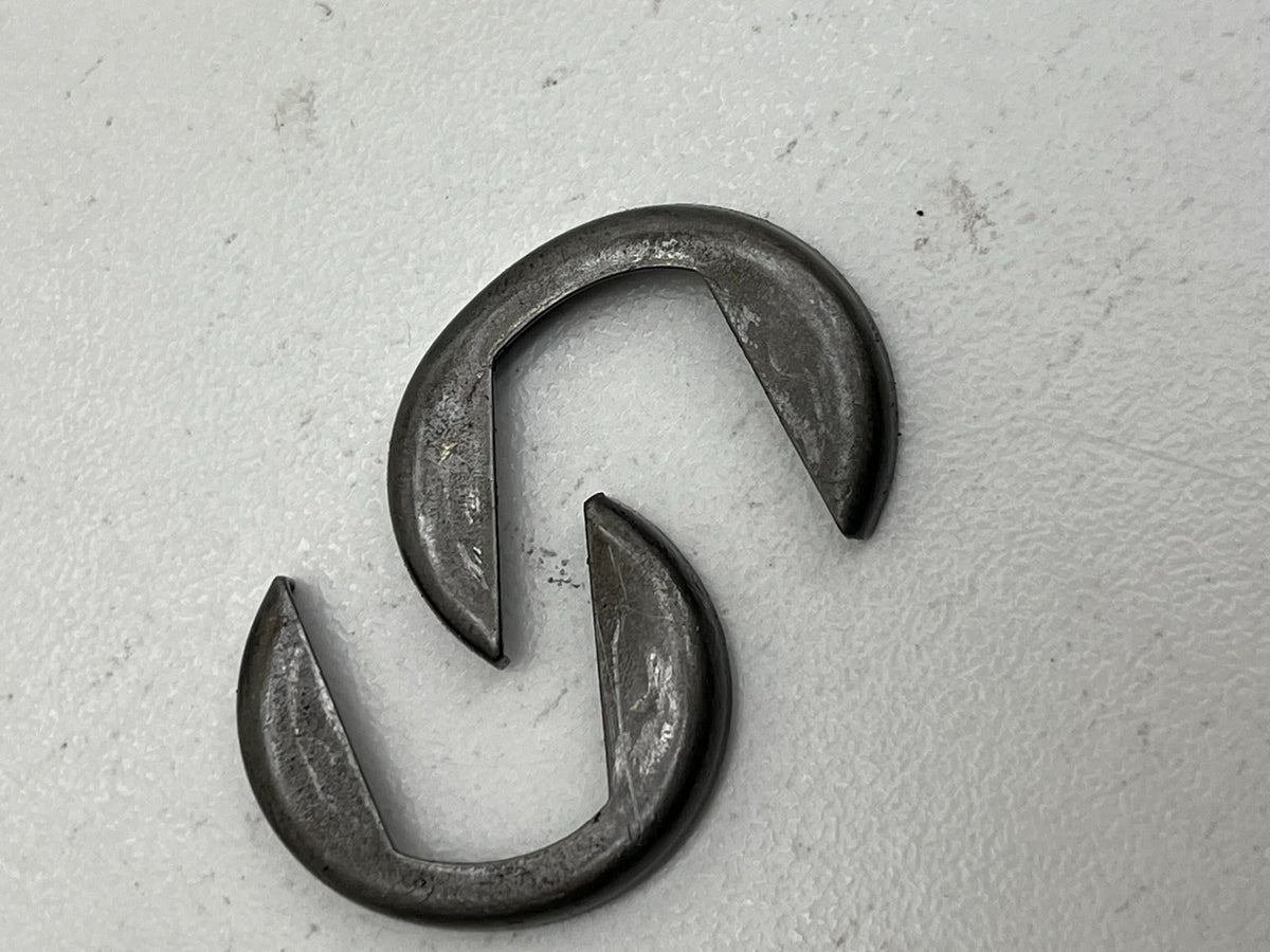 8925627
