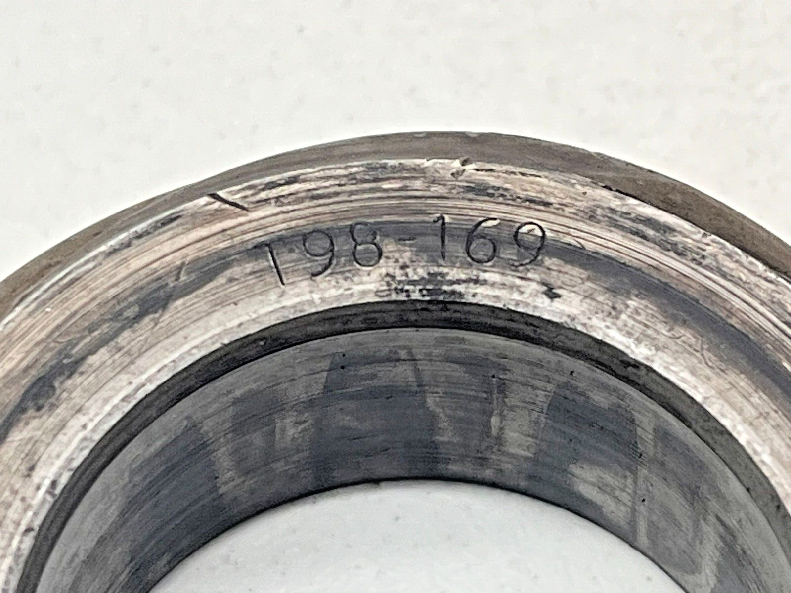 7628324